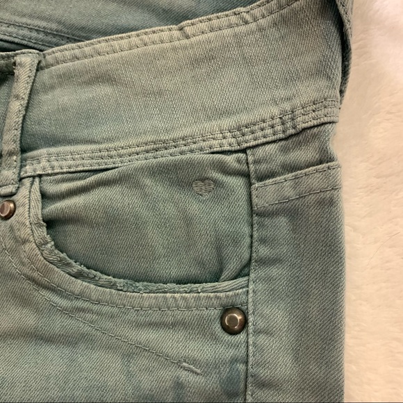 Vintage Wash Green Jeans from Bershka - Picture 5 of 9